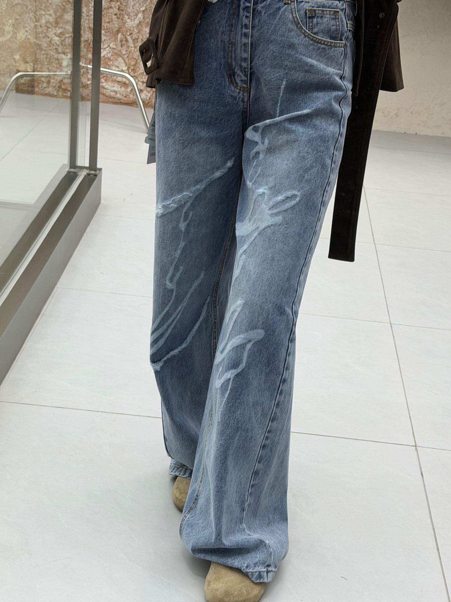 Админ зэвүүн жэйнс 