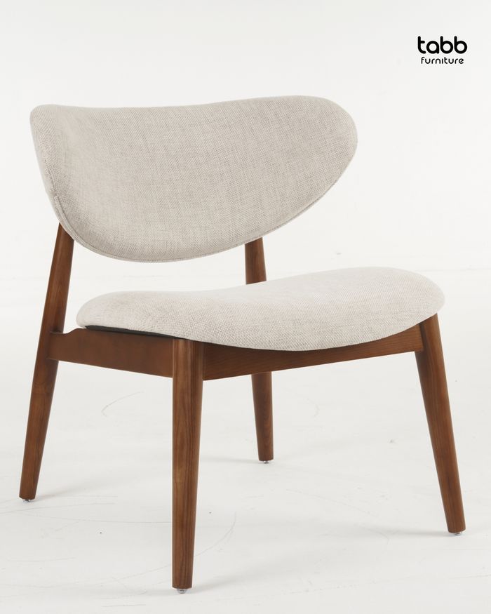 LOUNGE CHAIR