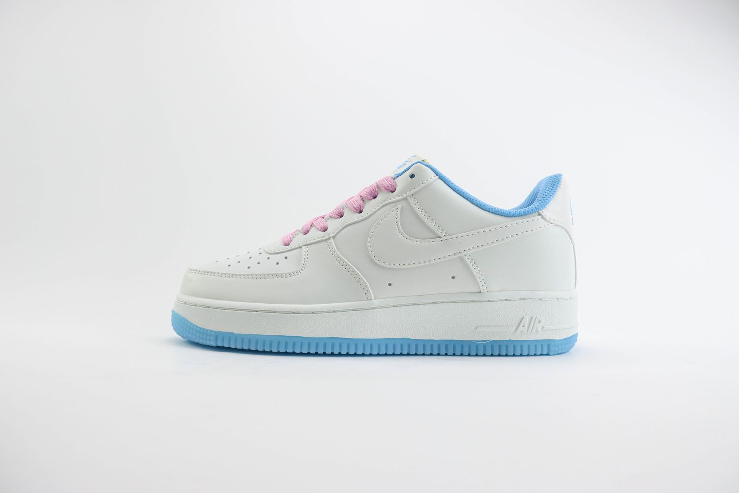 Nike Air Force 1’07 Low White and blue