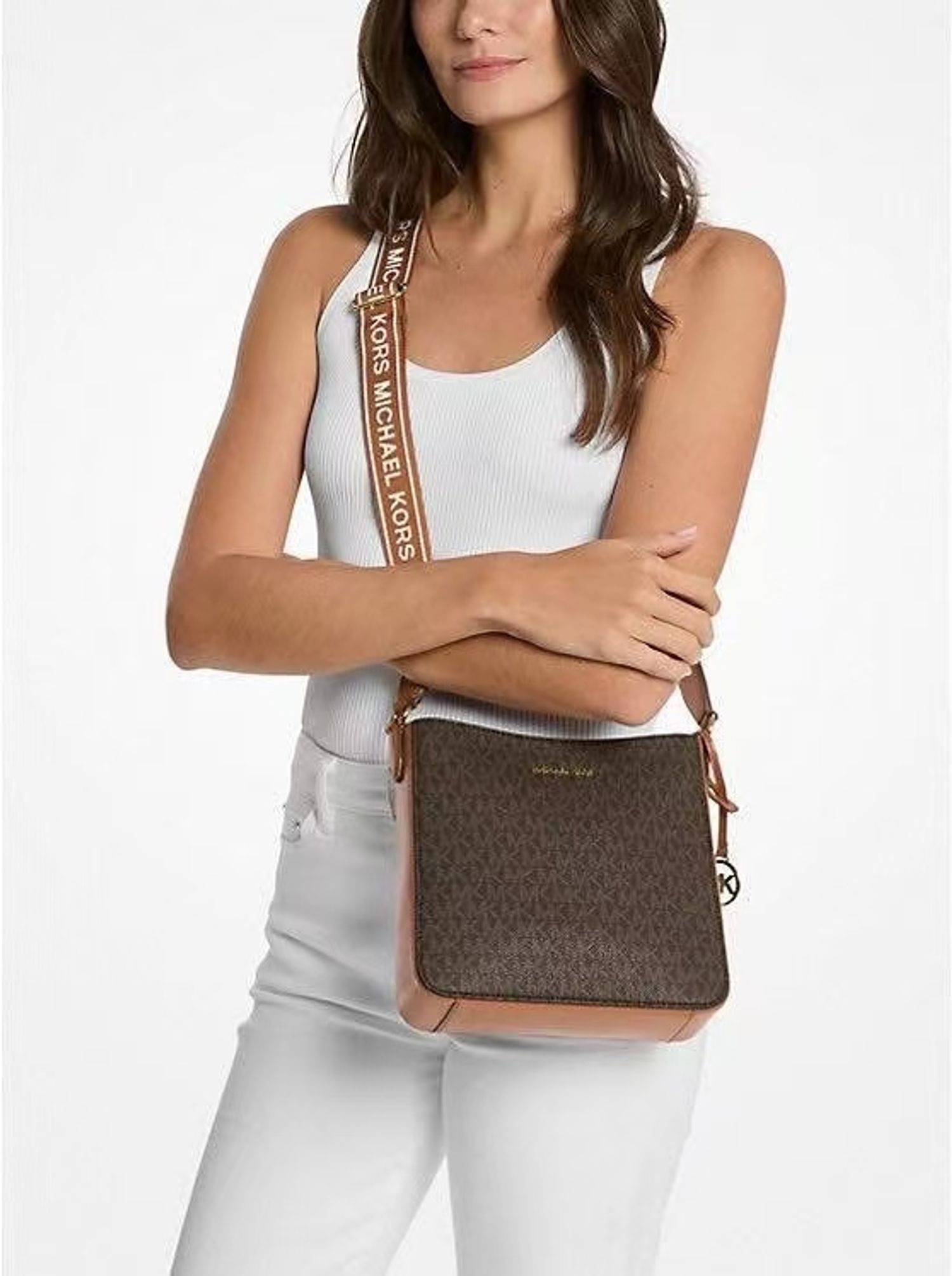 Дундаж хэмжээтэй богцон цүнх