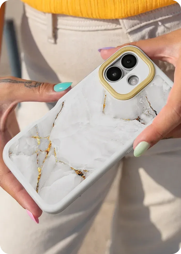 iPhone 17 marbly pearl white 