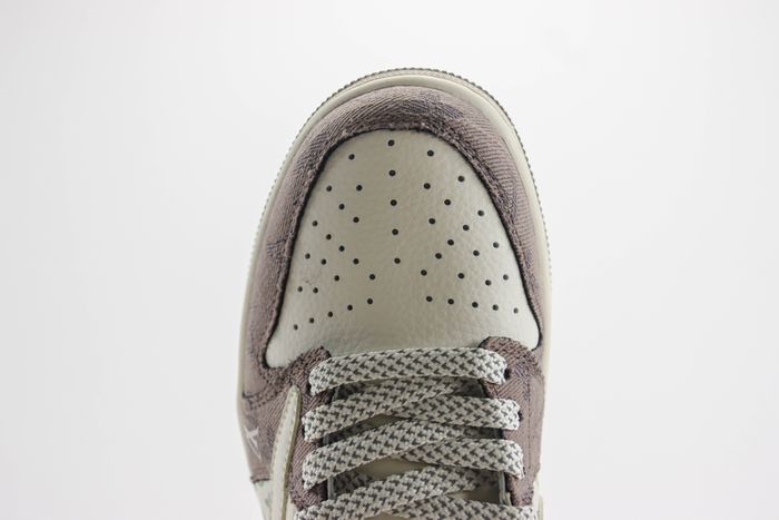 Travis Scott x Nike Air Jordan 1 Low x Louis Vuitton 33