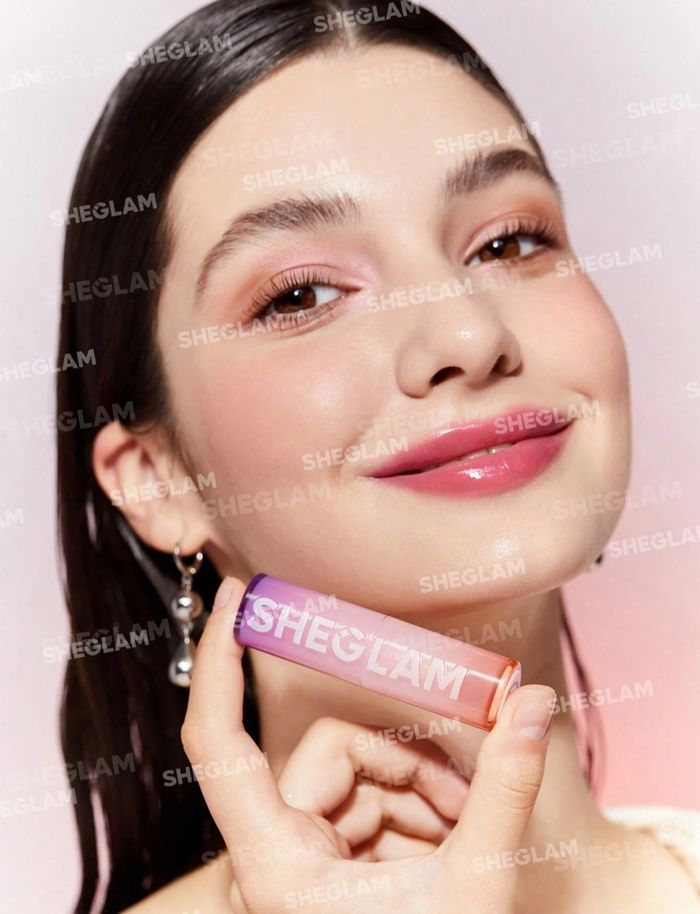 Mirror Kiss High-Shine Lipstick 