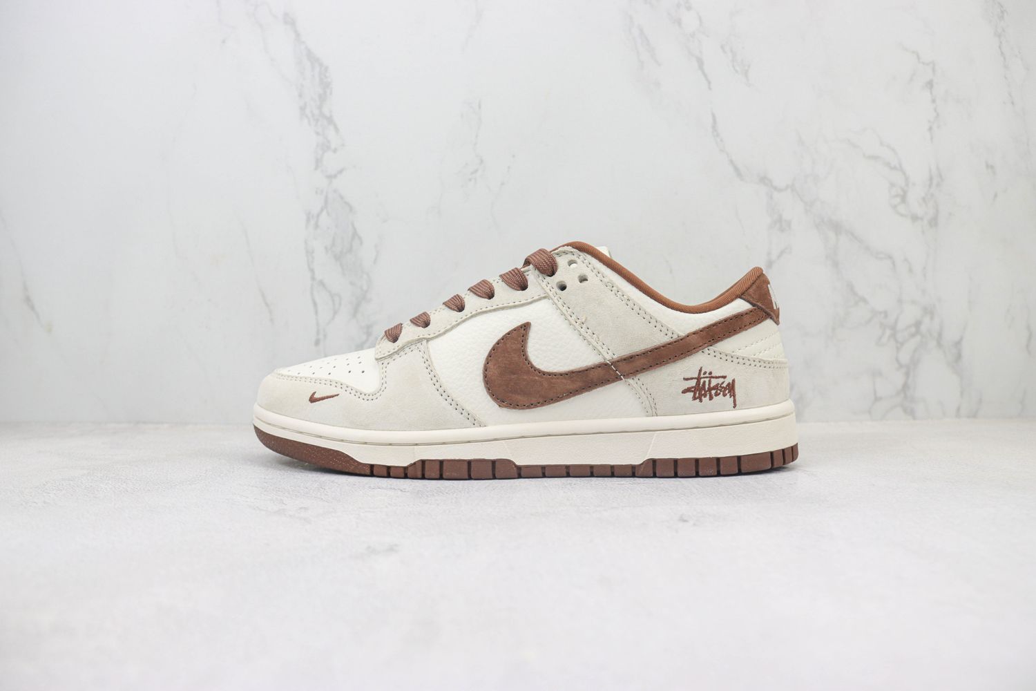 Nike SB Dunk Low x Stussy 138