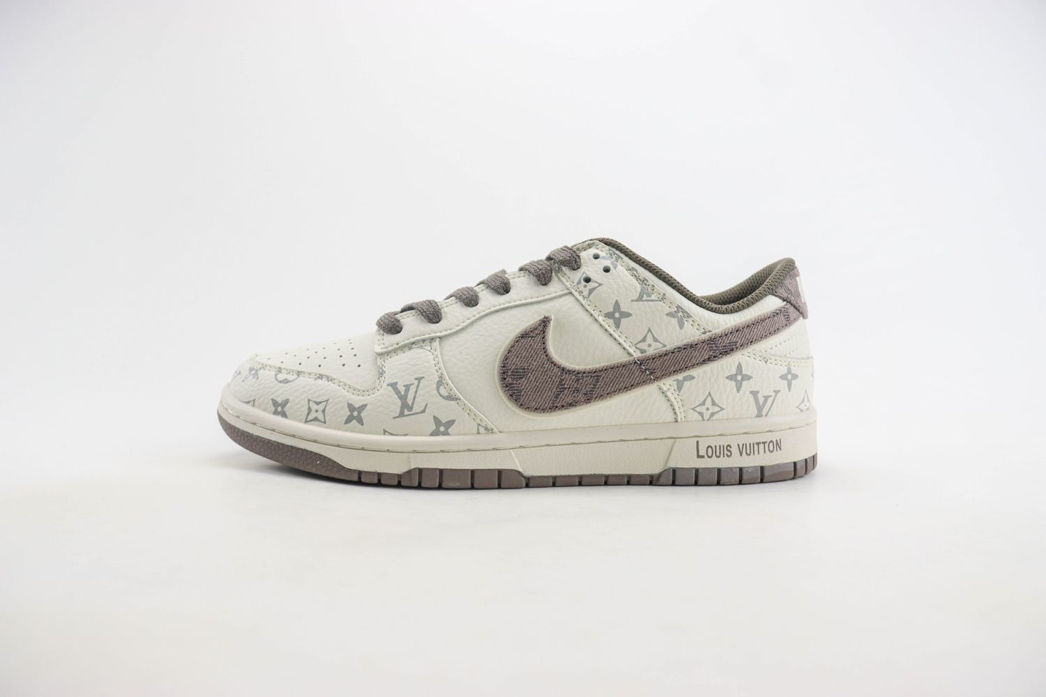 Nike SB Dunk Low x LV 27