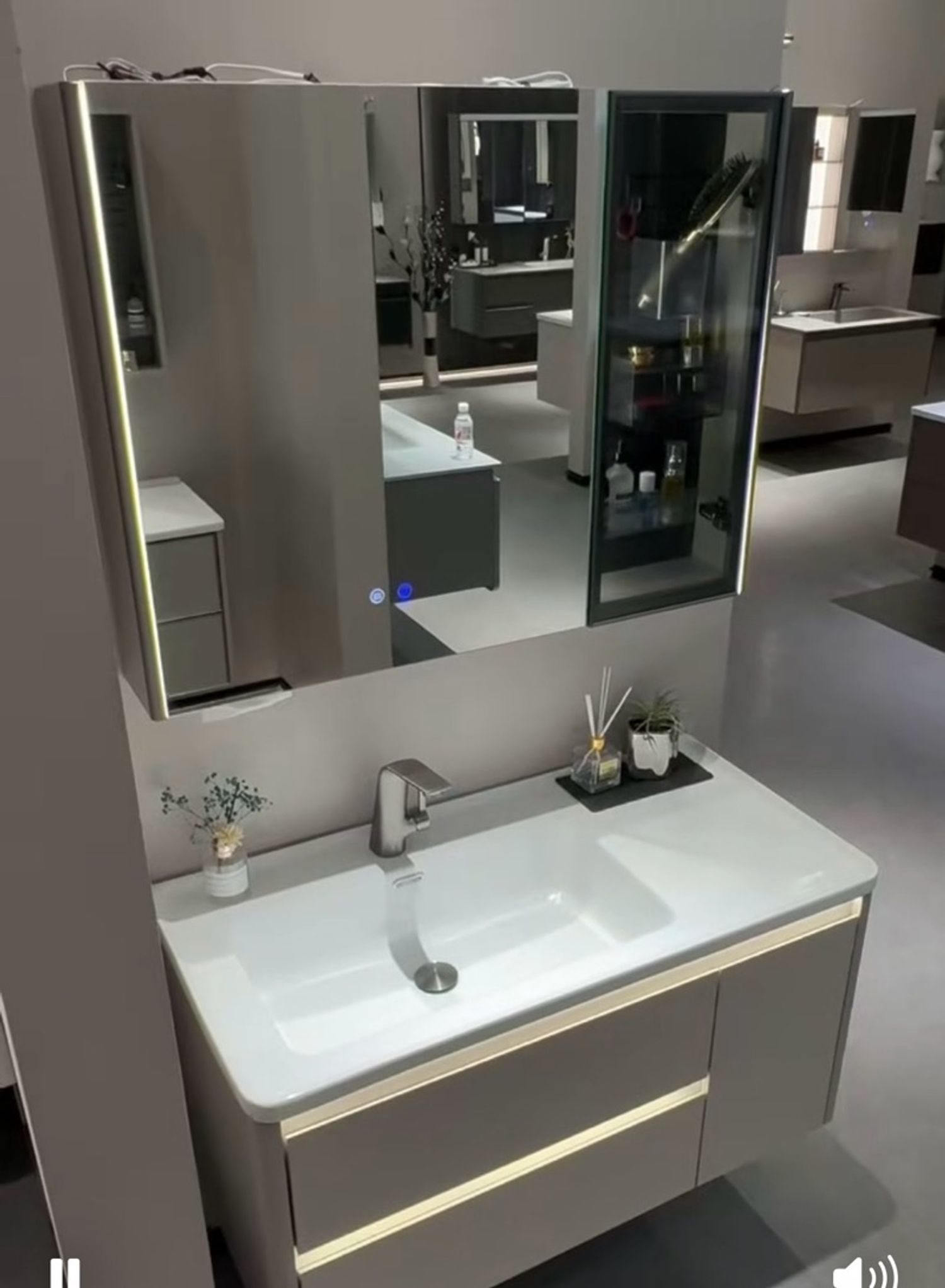 Шүүгээтэй толь-угаалтуур байхгүй