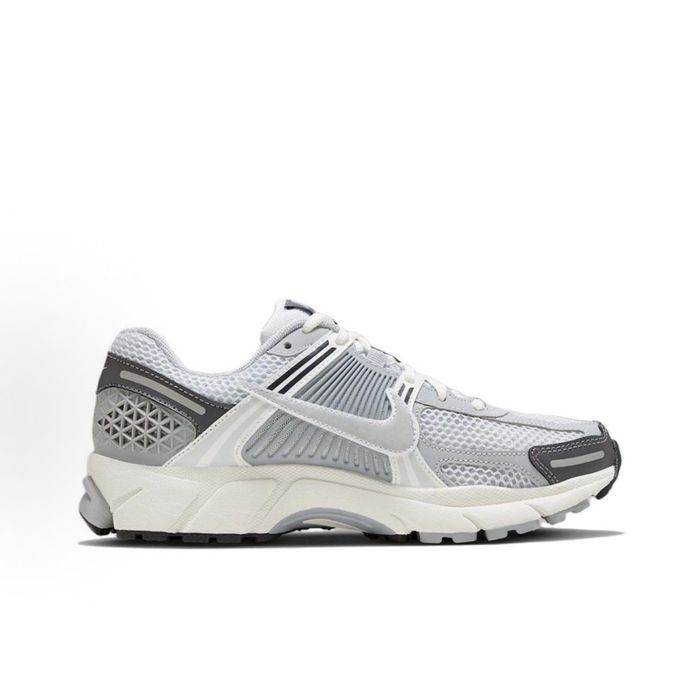 Nike Vomero 5 ‘Platinum Silver‘