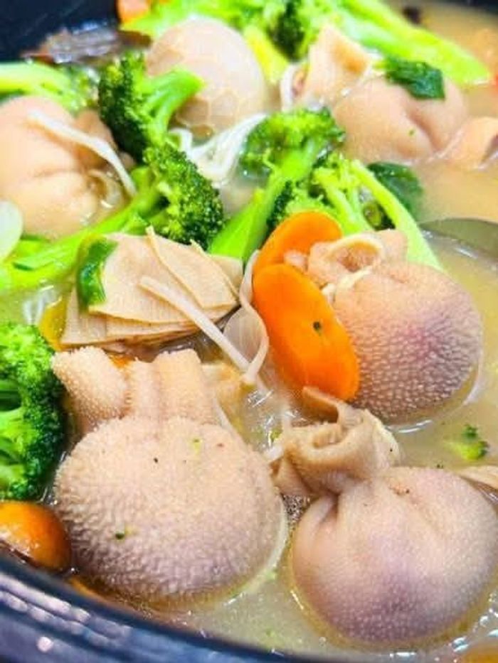 Үдмэг гүзээнд боосон бууз