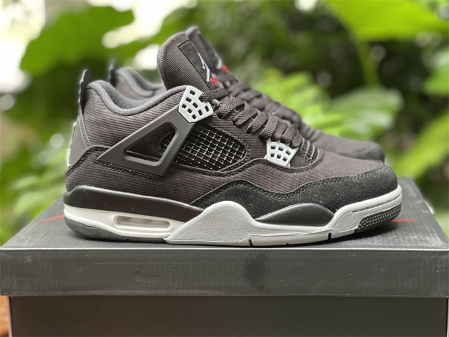 Air Jordan 4 Retro SE "Black Canvas"