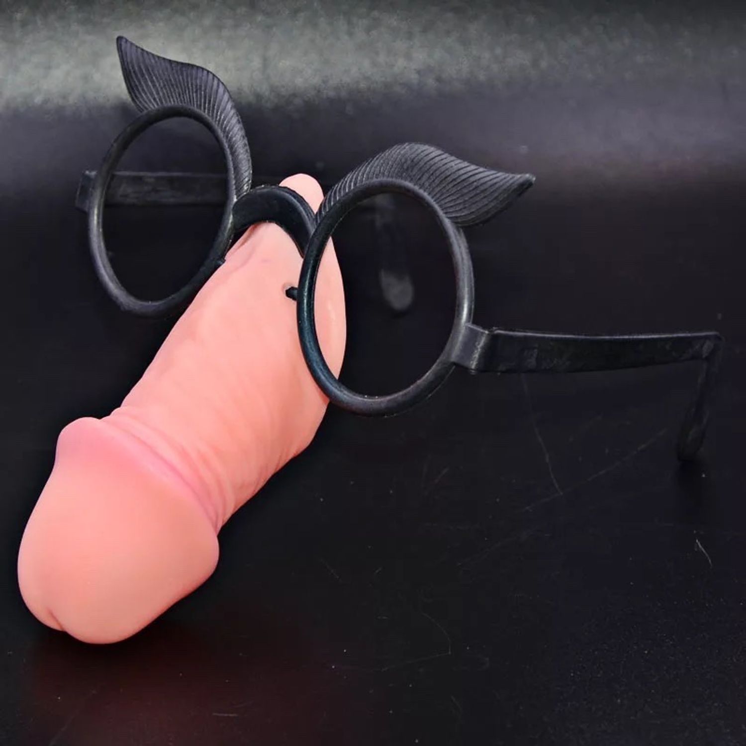 Хөгжилтэй нүдний шил