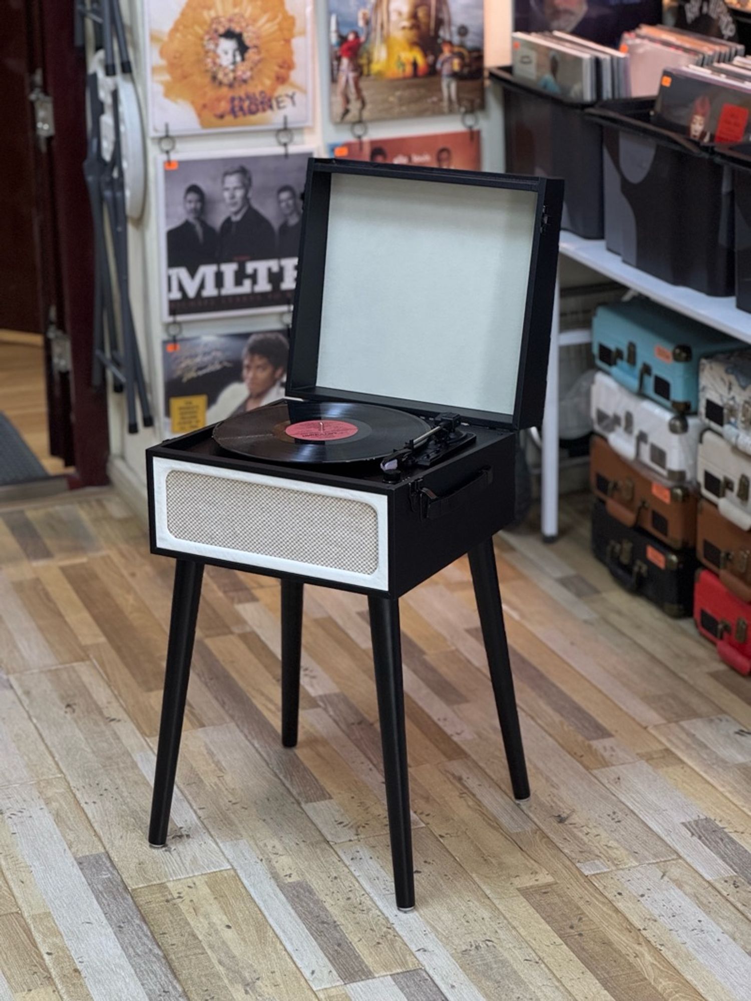 Хөлтэй пянз тоглуулагч