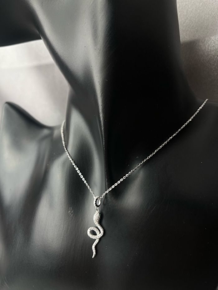 Хүзүүний зүүлт