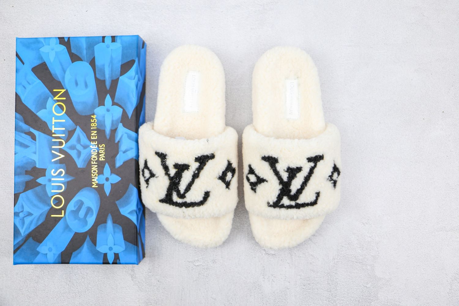 Louis Vuitton Fur Slippers white