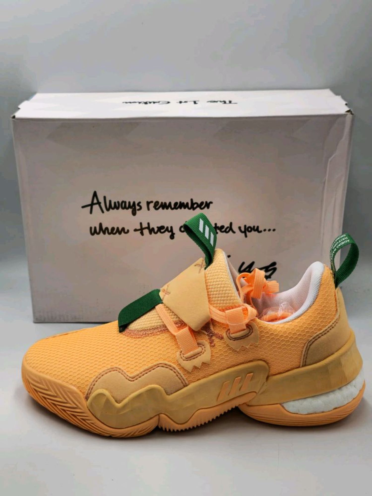 Adidas Trae Young GW3639