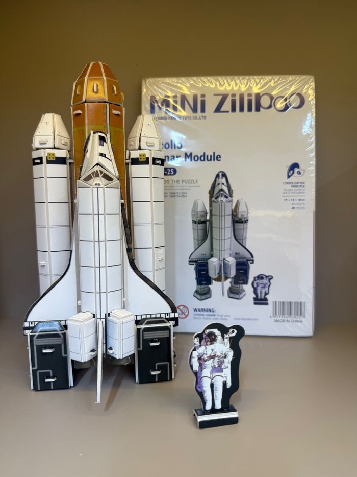 угсардаг сансрын хөлөг