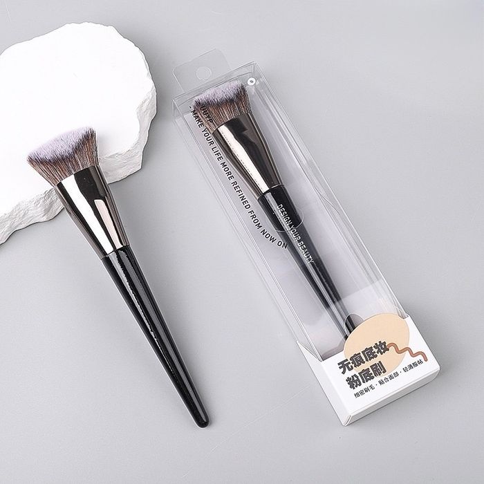 Нүүр будалтын багс 