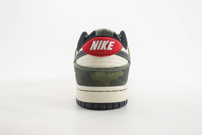 Nike SB Dunk Low x Stussy 39
