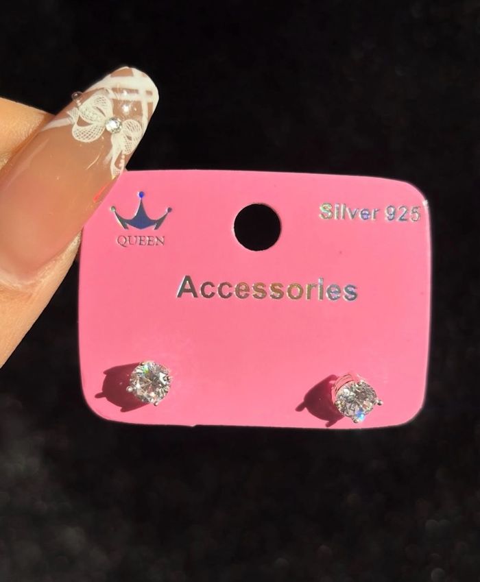 Мөнгөн ээмэг