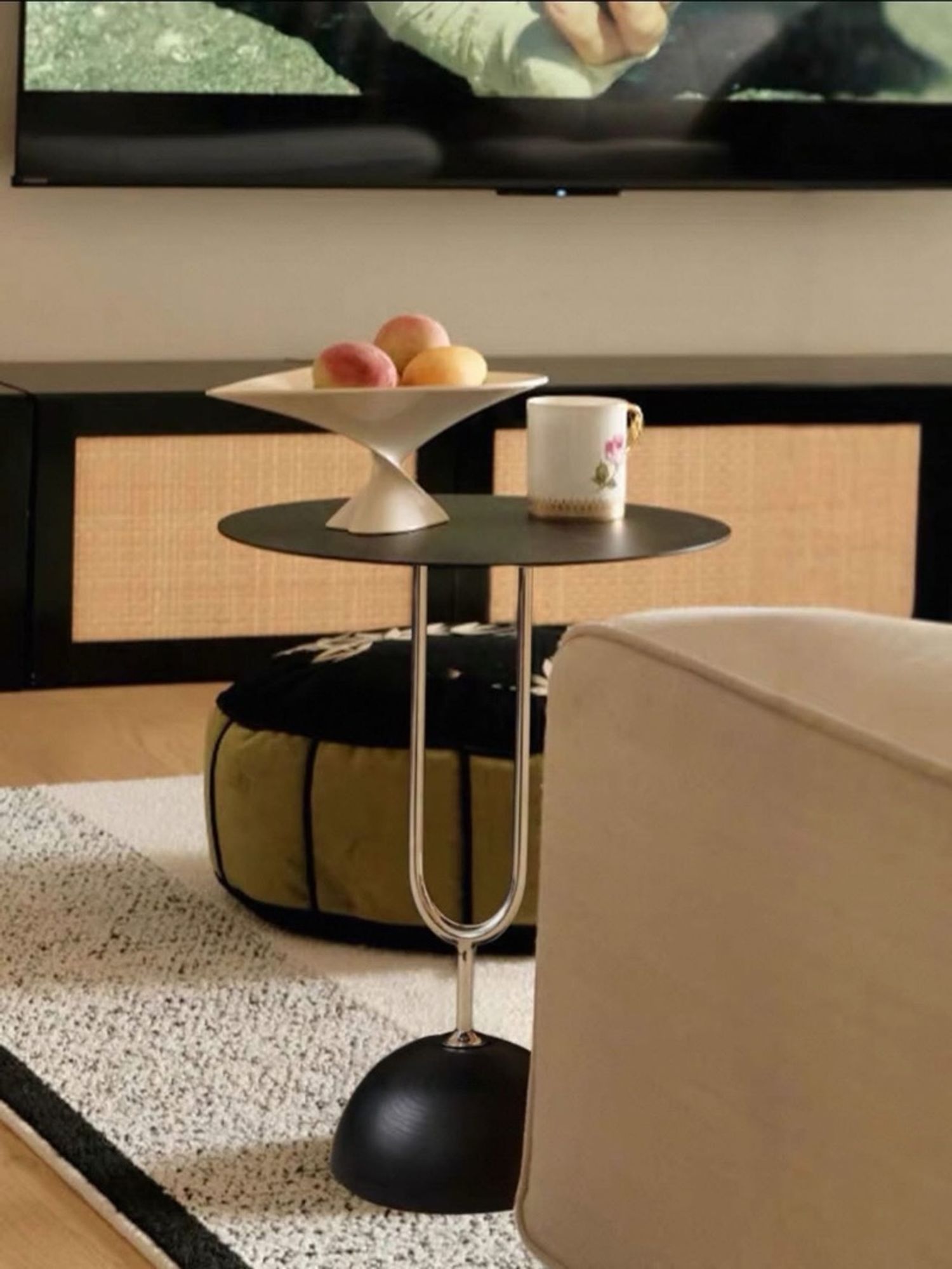 Жижиг ширээ