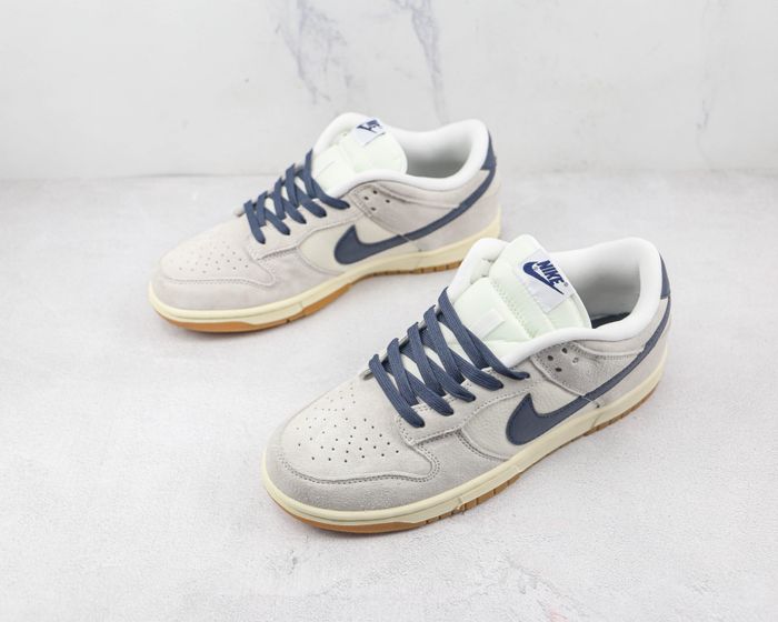 NIKE DUNK LOW SE SAIL/DARK MARINE BLUE