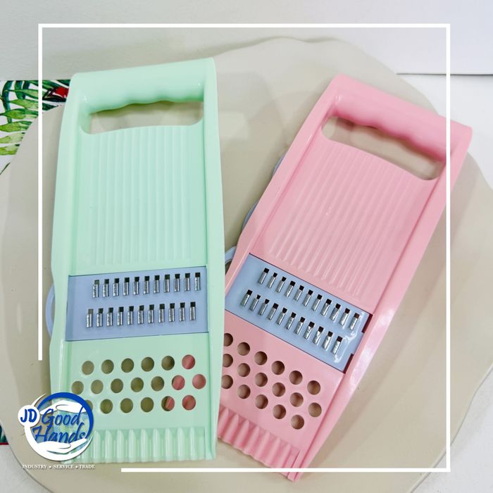 Ногоо үрэгч , ирээ сольдог 