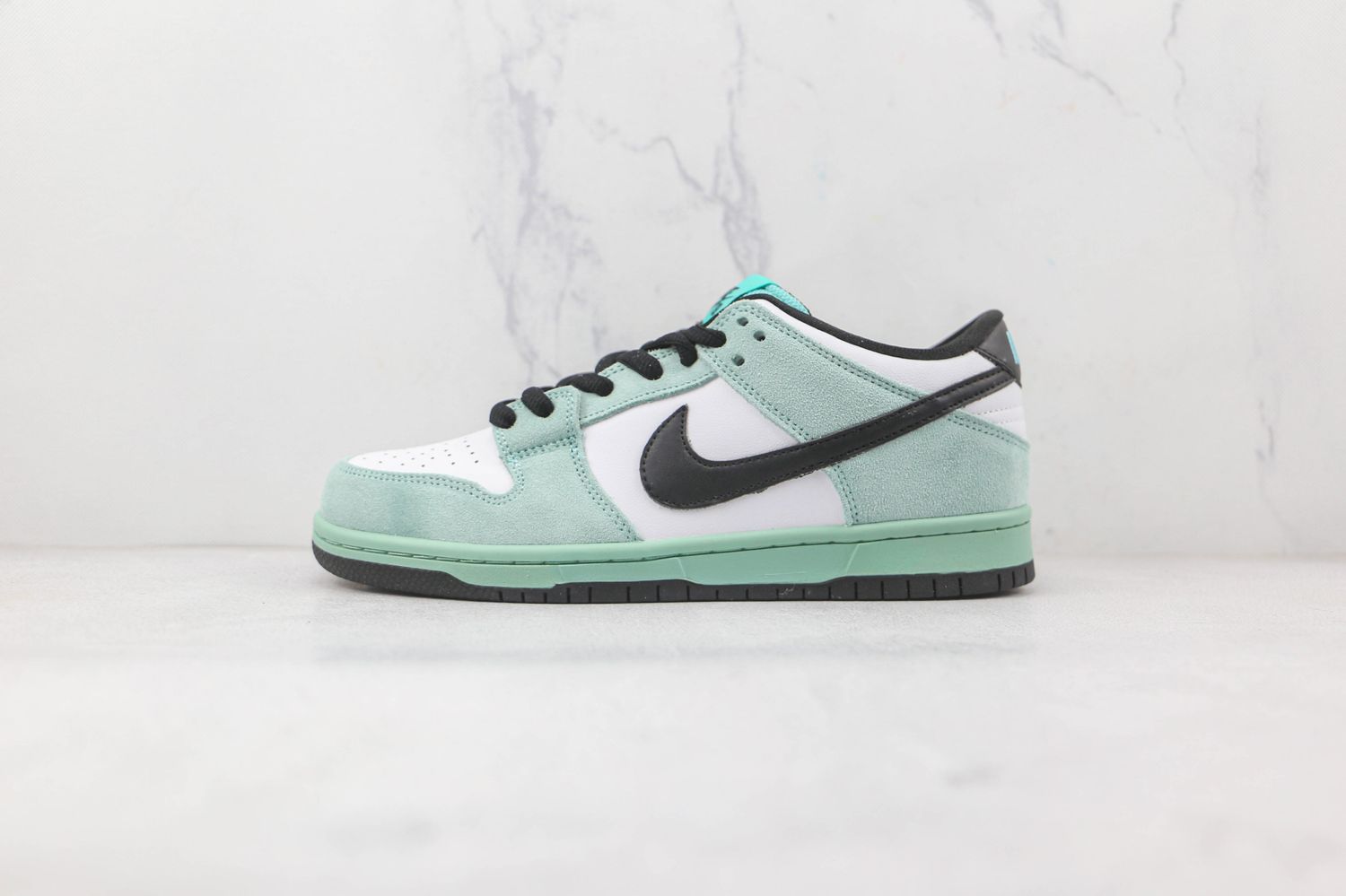 Nike SB Dunk Low Sea Crystal