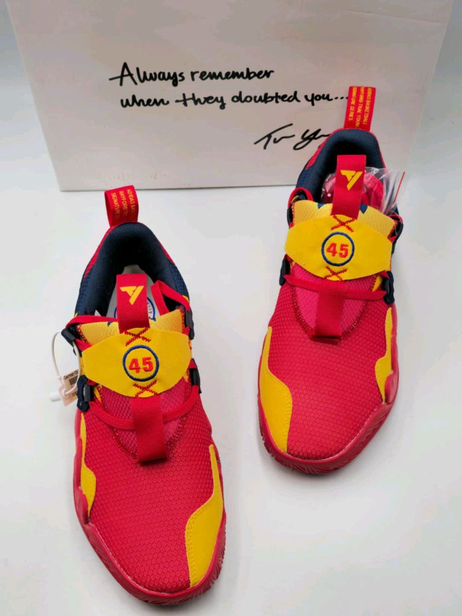 Adidas Trae YoungGX6815