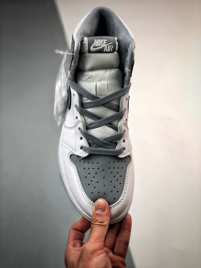 Air Jordan 1 High OG “Stealth”