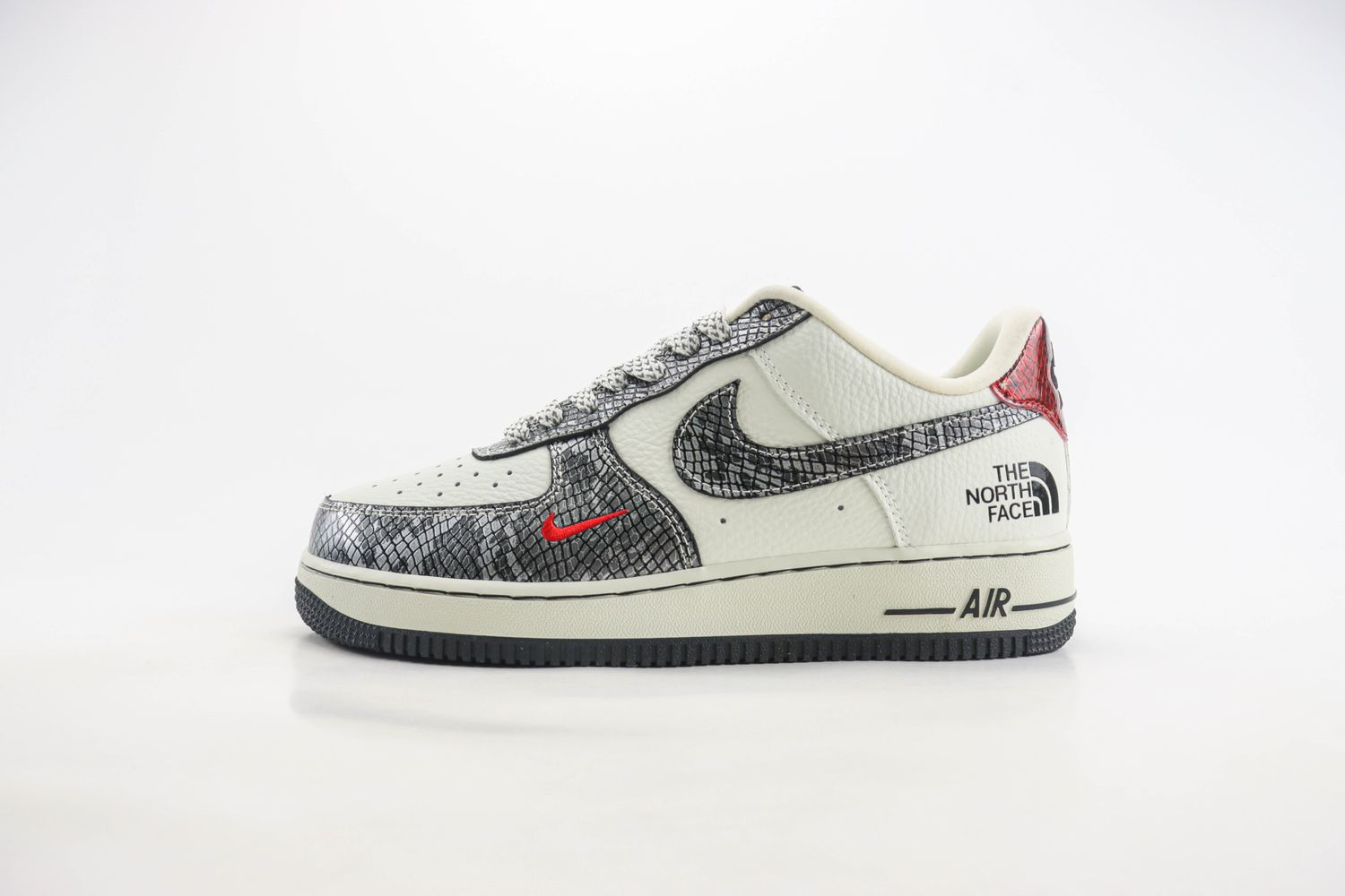 Nike Air Force 1 Low x the north face 17