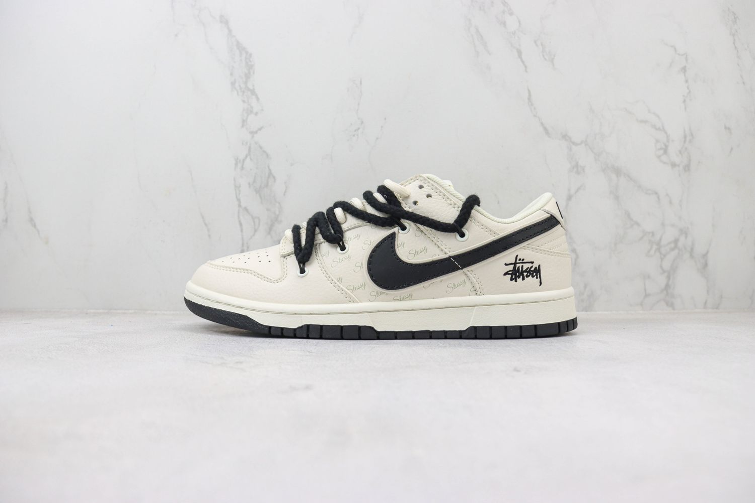 Nike SB Dunk Low x Stussy 142