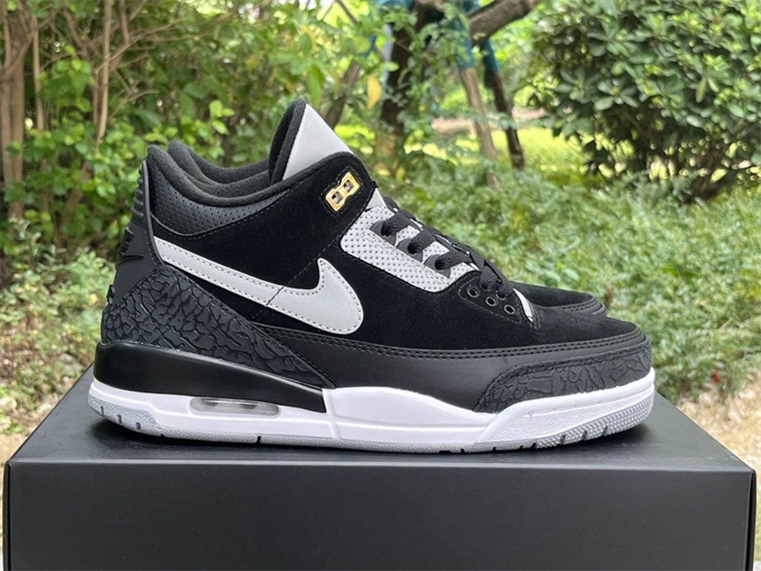  Air Jordan 3 Tinker “Black Cement”
