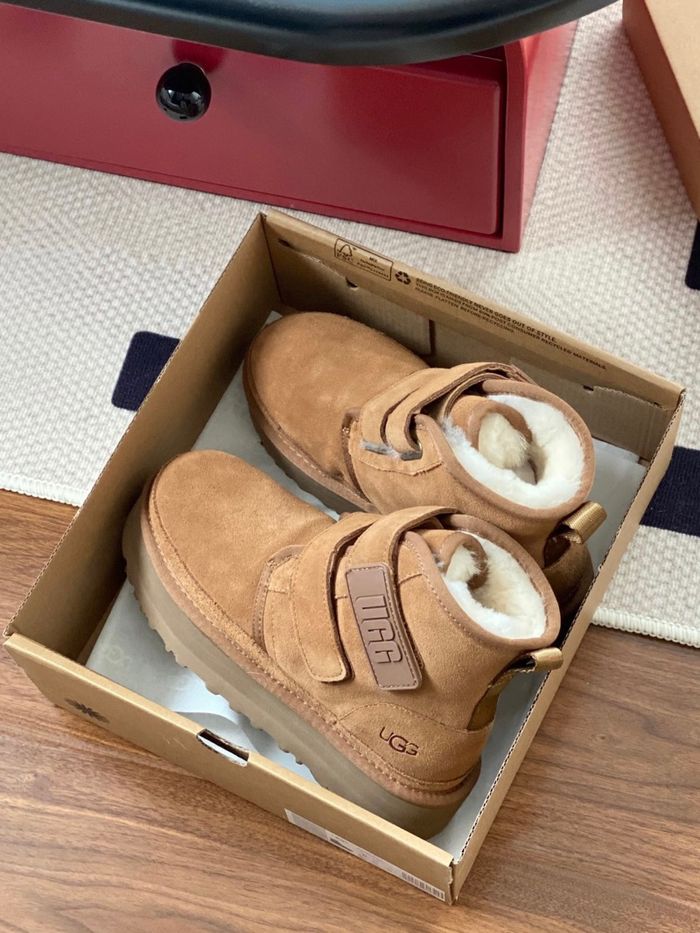 UGG Neumel Platform Boots