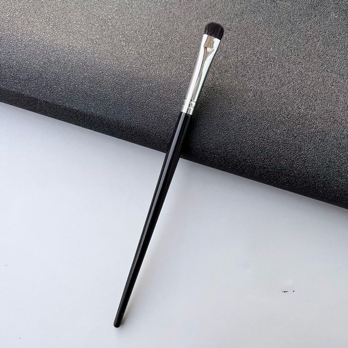 Нүүр будалтын багс 