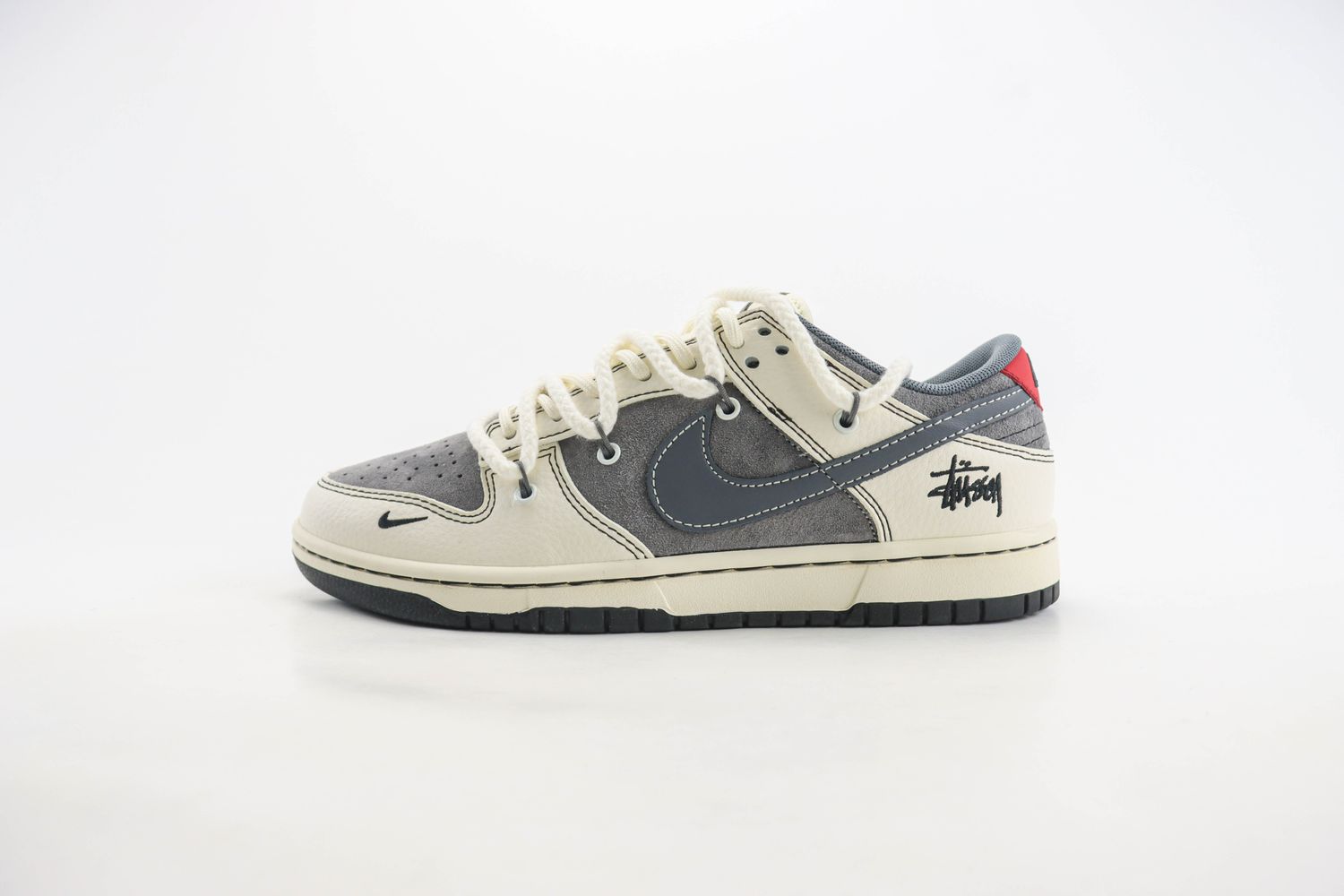  Nike SB Dunk Low x Stussy 63 