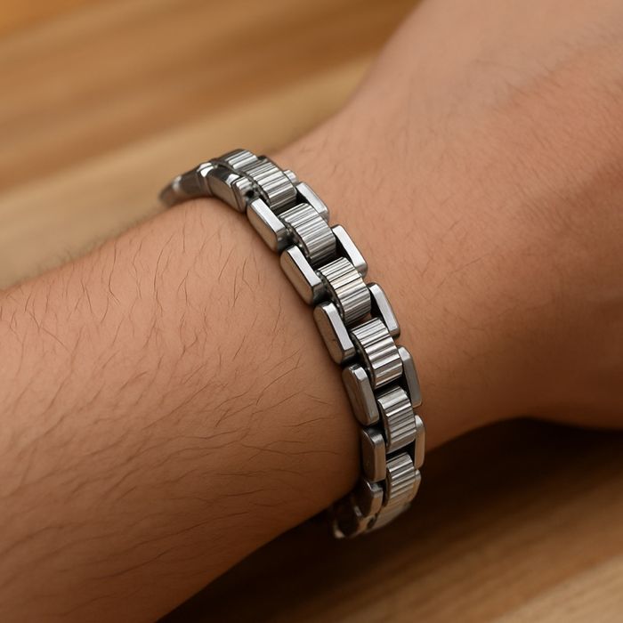 Эрэгтэй бугуйвч