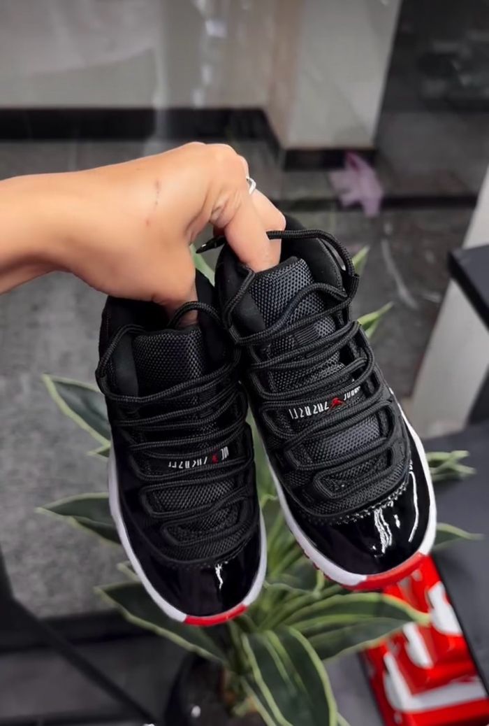 Air Jordan 11 High Bred