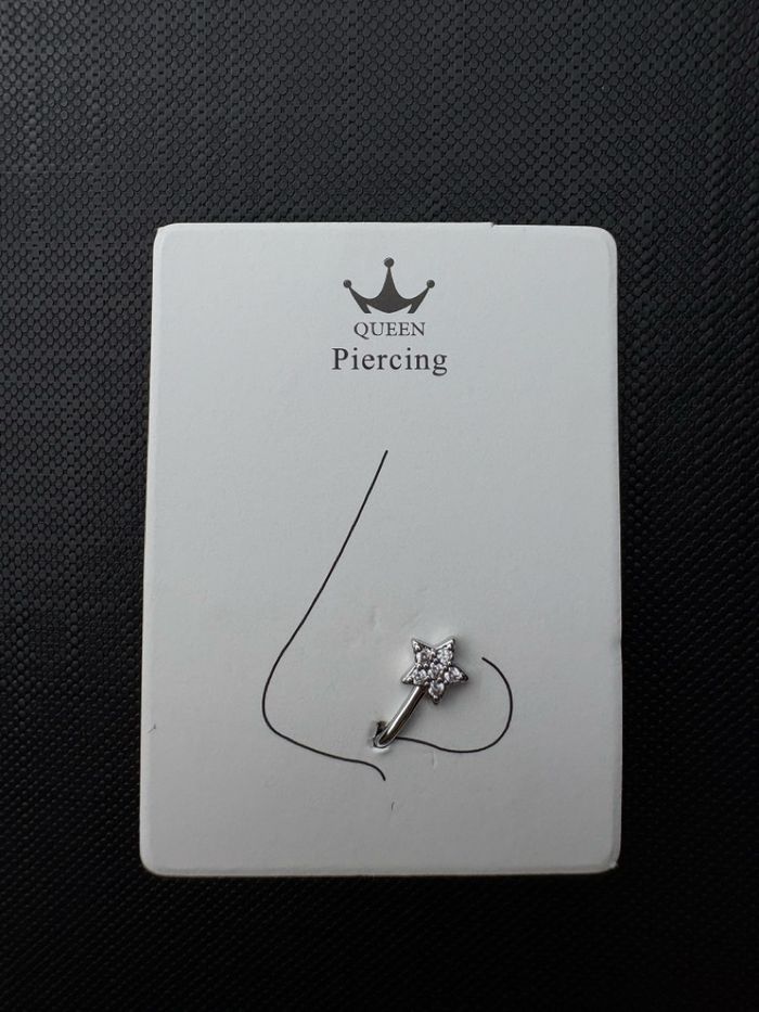 Хамрын хавчдаг ээмэг