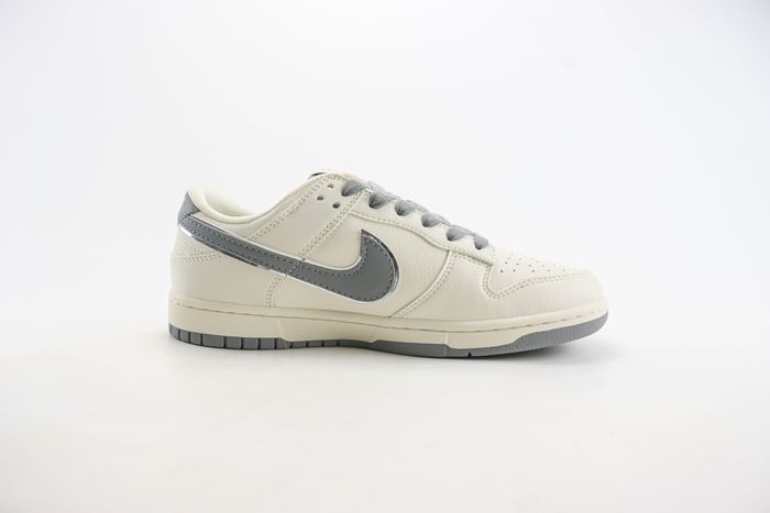 Nike SB Dunk Low x Stussy 85 