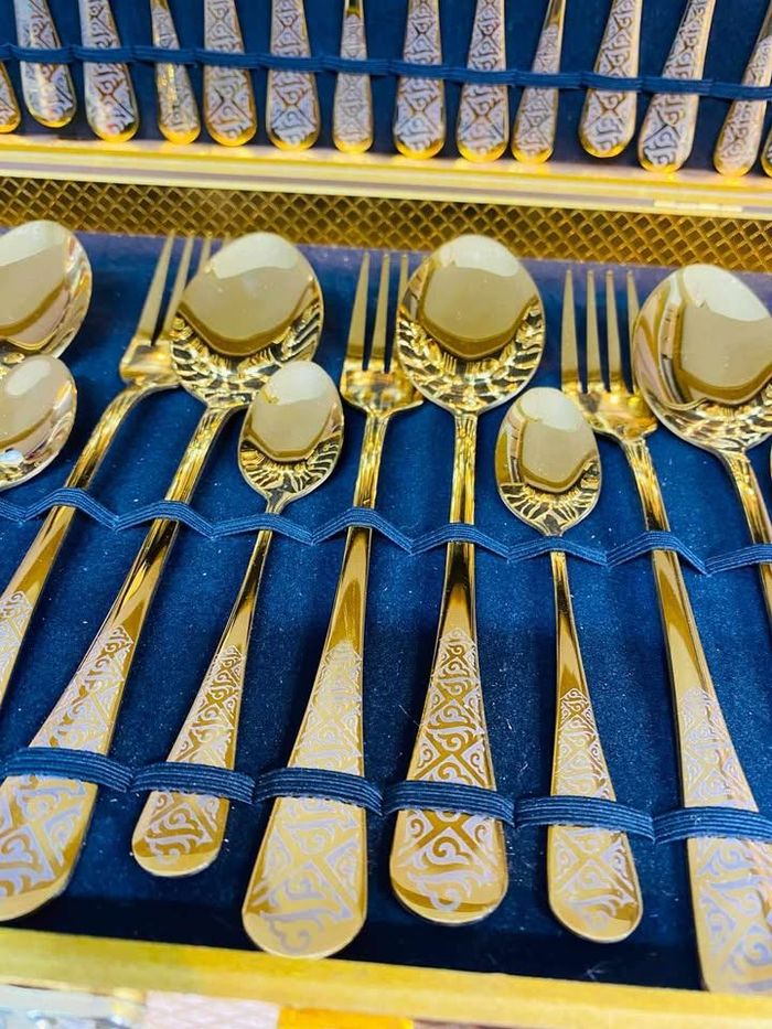 Алтлаг халбага сэрээний ком том бэлэгний хайрцагтай