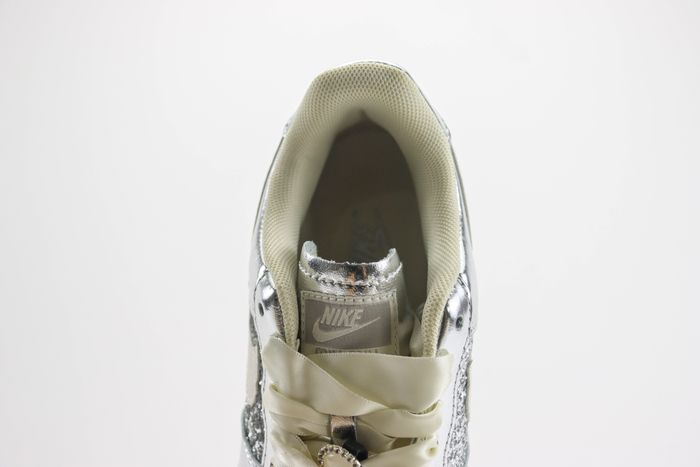 Nike Air Force 1 Low x Miu miu 01