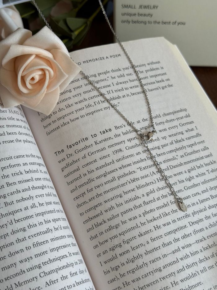 LUM SILVER NECKLACE