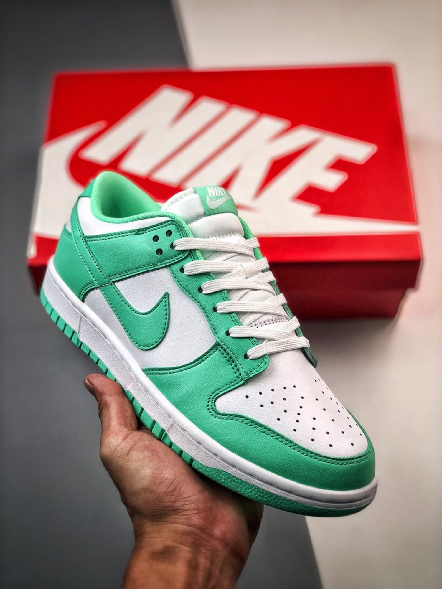 Nike Dunk Low “Green Glow”