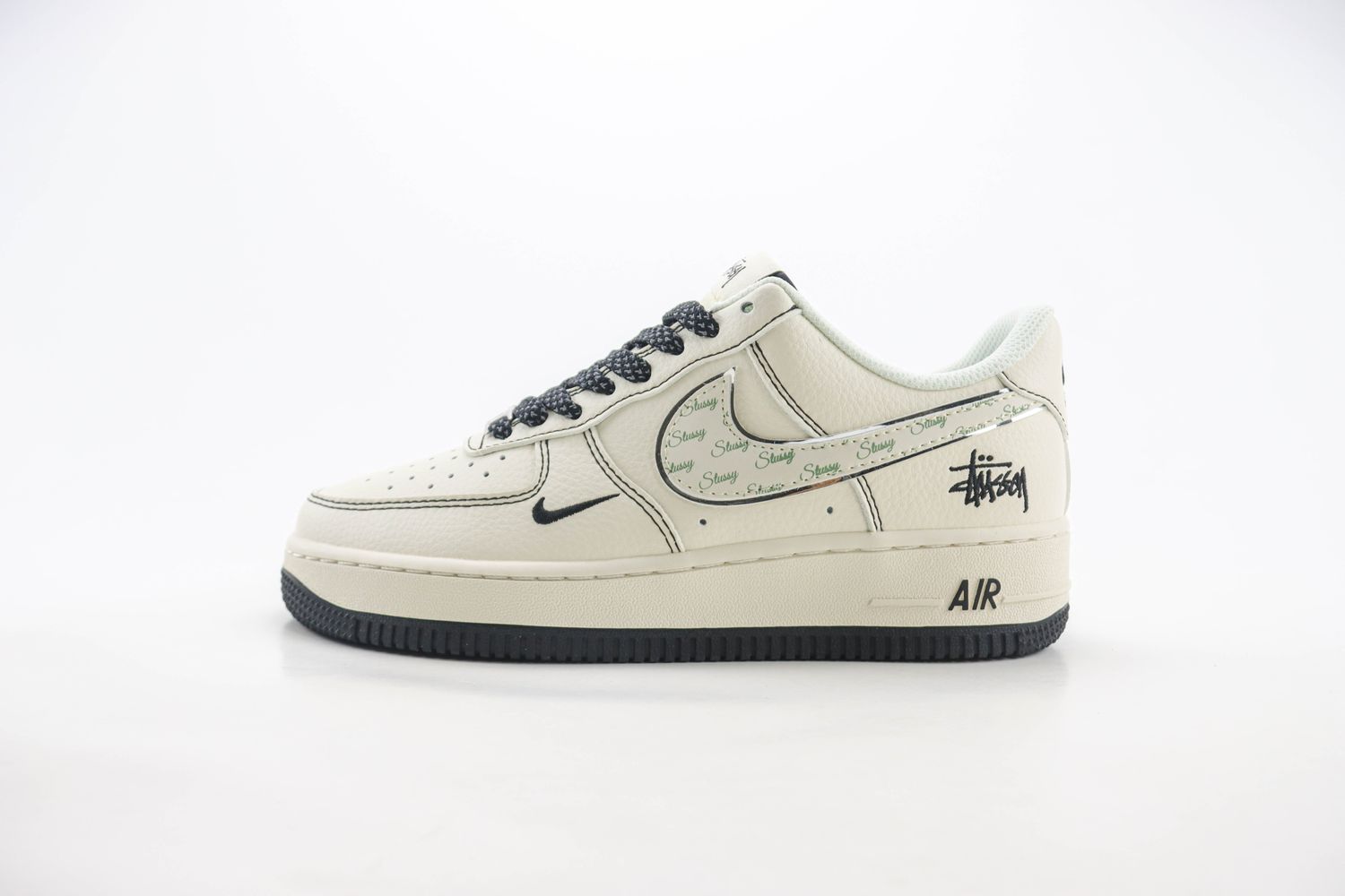 Nike Air Force 1 Low x Stussy 28