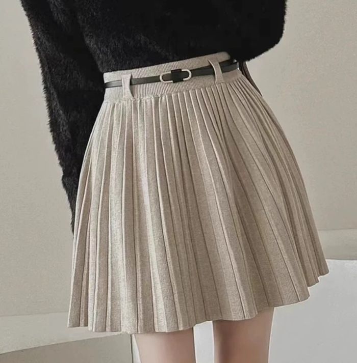 Бүстэй ноосон юбка