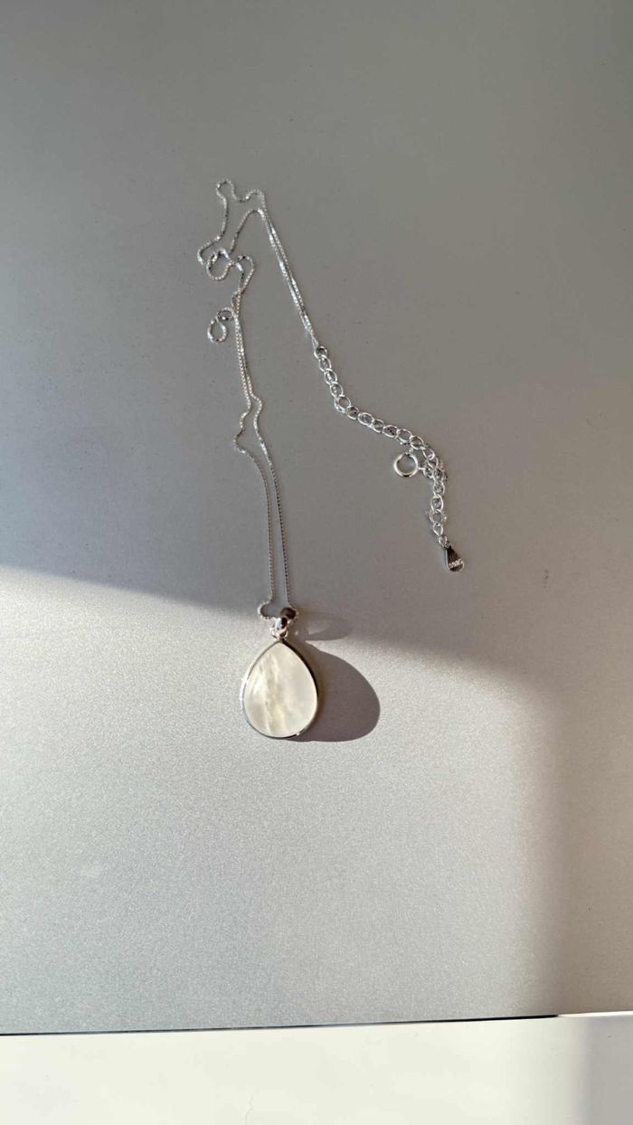 “Moon drop” саран чулуу, мөнгөн зүүлт