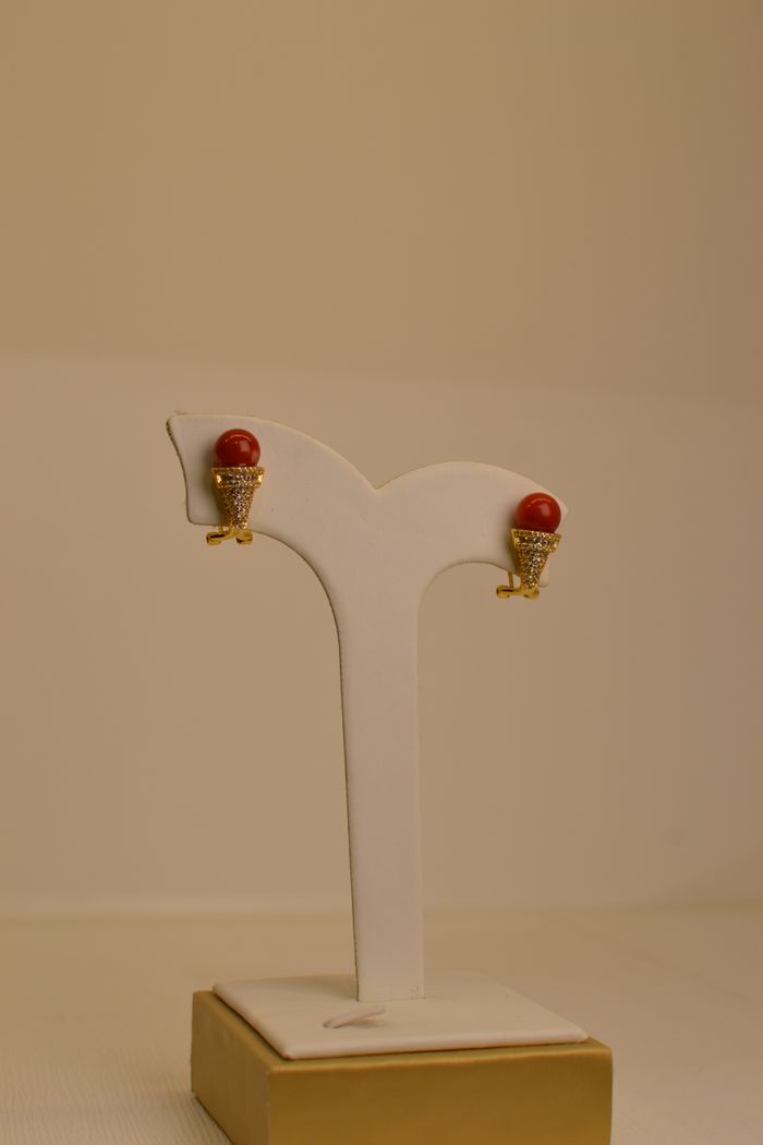 Ака шүрэн ээмэг