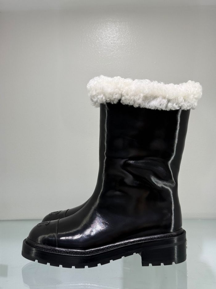 Эмэгтэй нэхий дотортой гутал