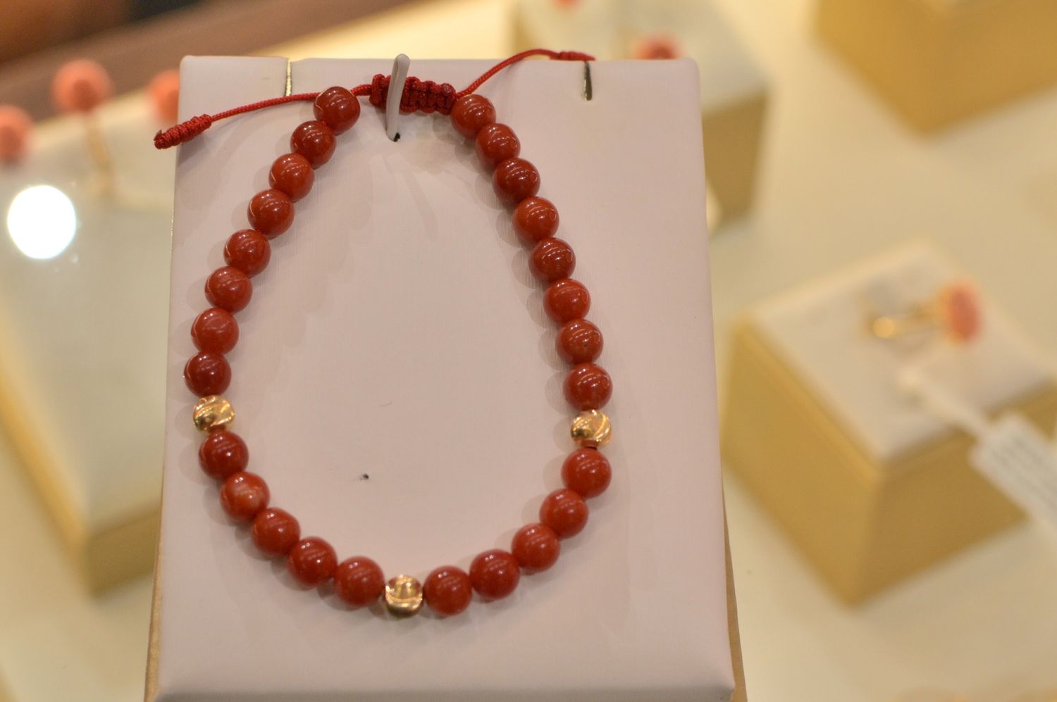 ака шүрэн бугуйвч