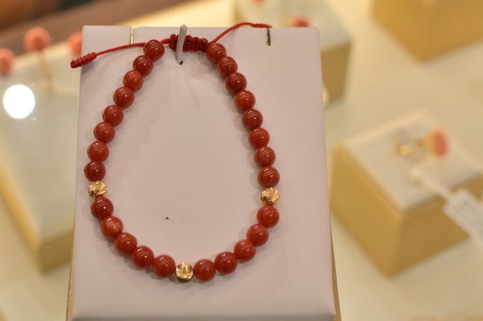 ака шүрэн бугуйвч