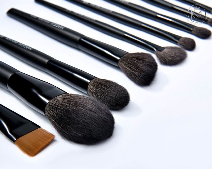 MAGGIE BRAND BRUSH SET 